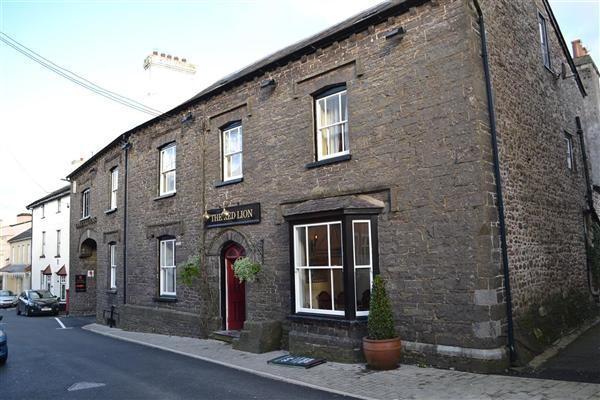 ホテル The Red Lion Llangadog エクステリア 写真